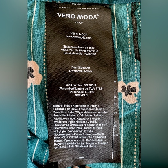 Vero Moda High Waisted Dress Pants - Picture 4 of 4